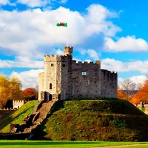 https://gorgeous-victorian-house-sleeps-6-in-cardiff.cardiffhotelswales.com
